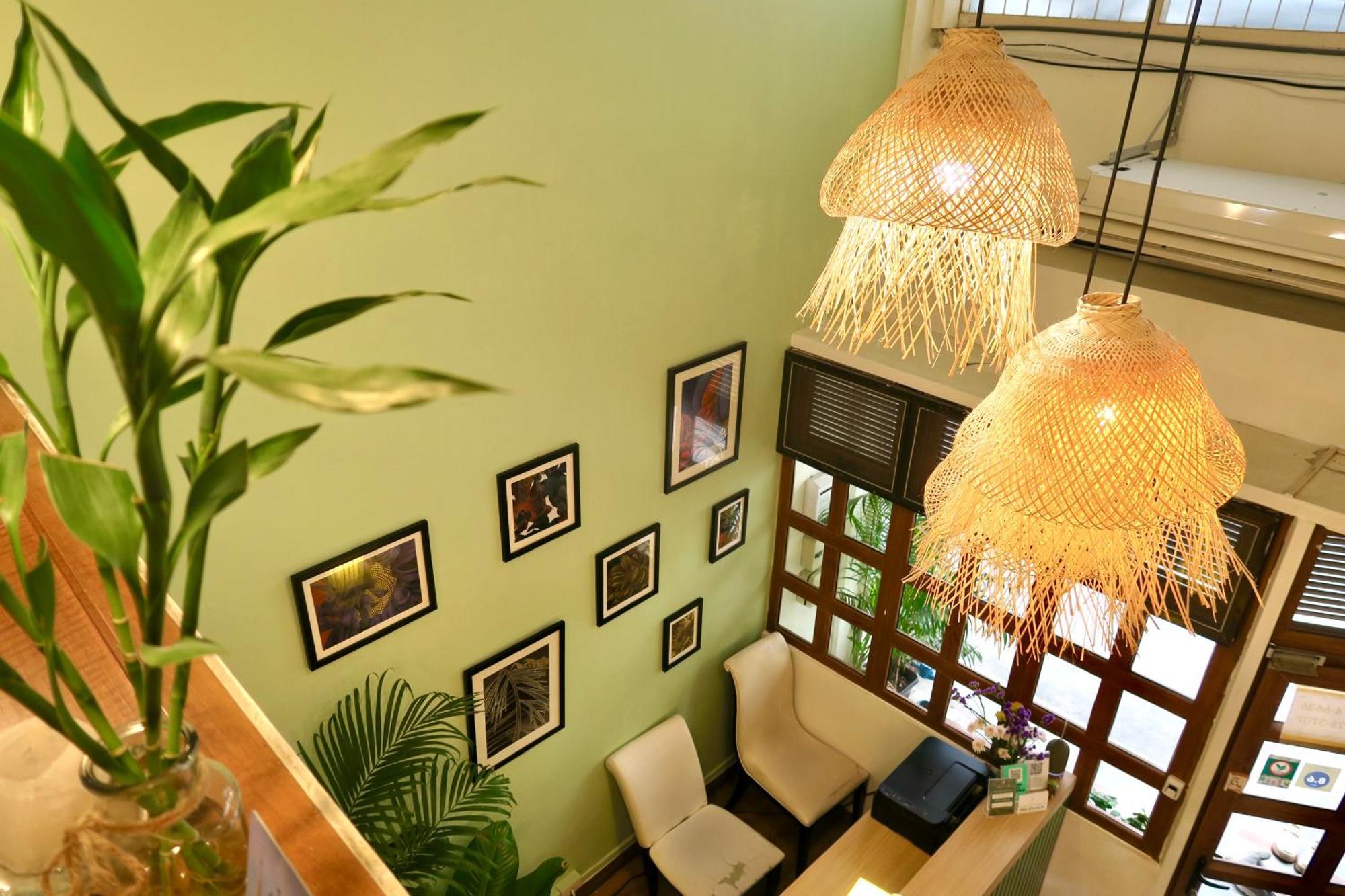 Tini Kati Hostel Bangkok Bagian luar foto