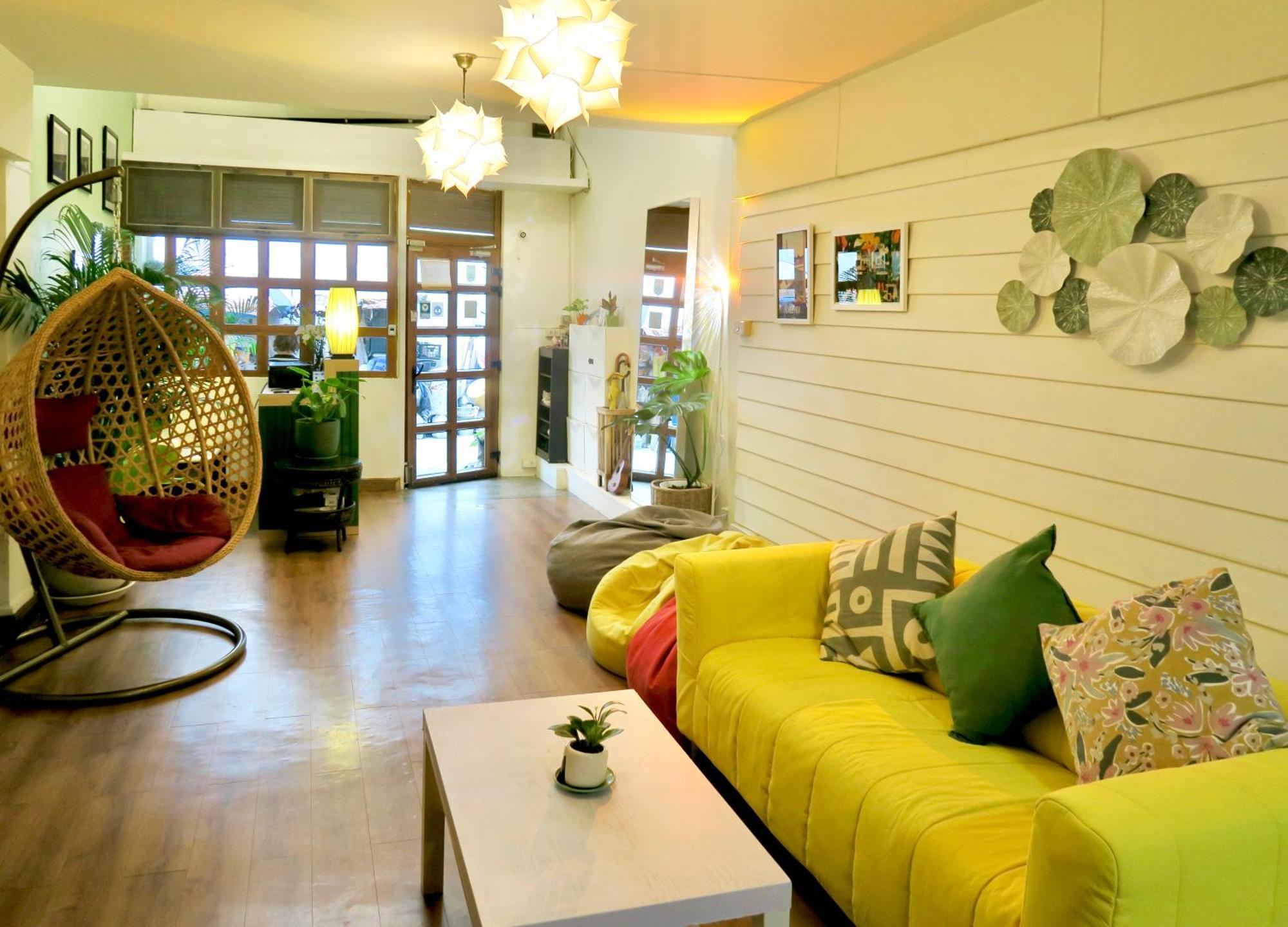 Tini Kati Hostel Bangkok Bagian luar foto