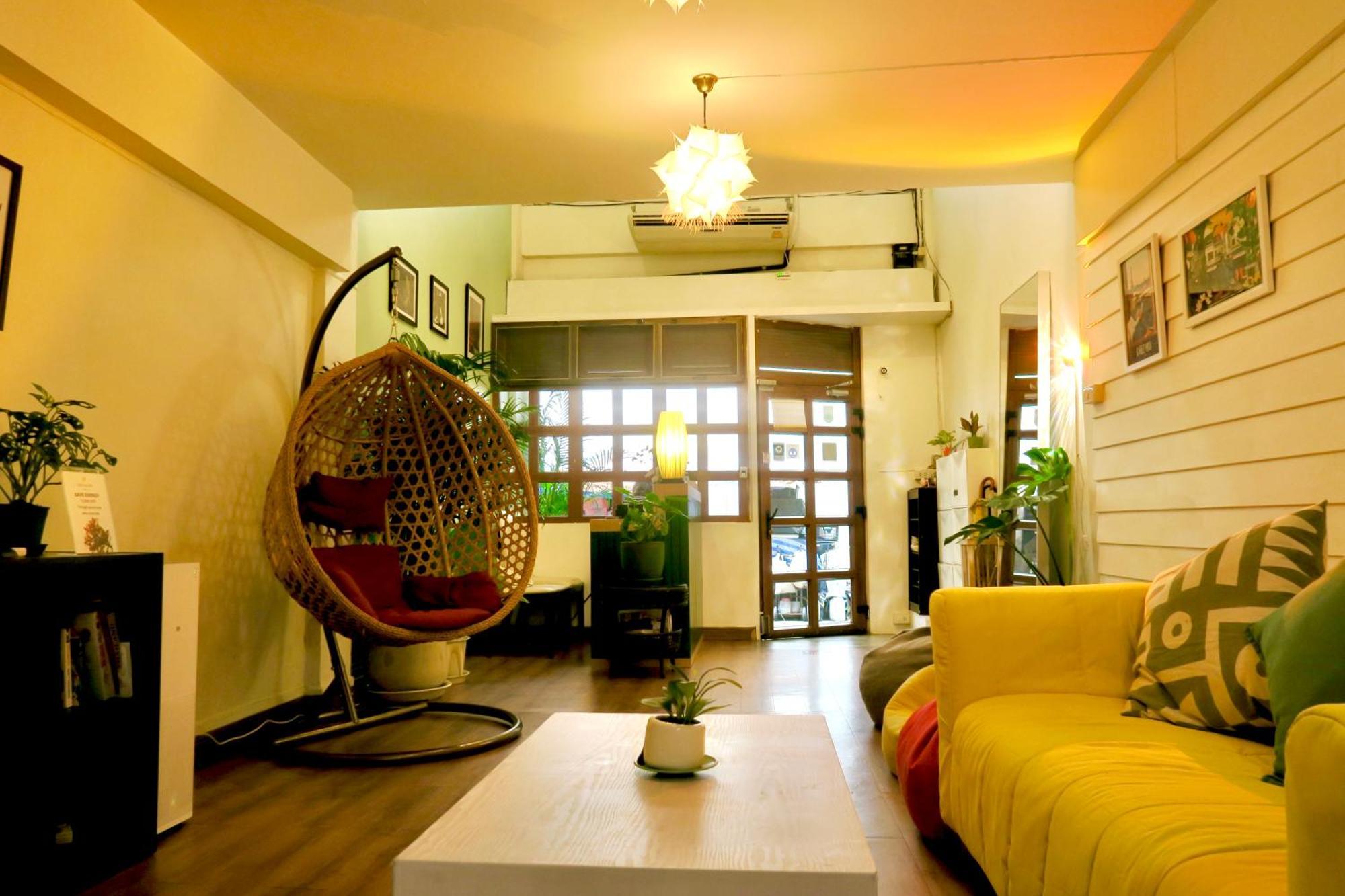 Tini Kati Hostel Bangkok Bagian luar foto