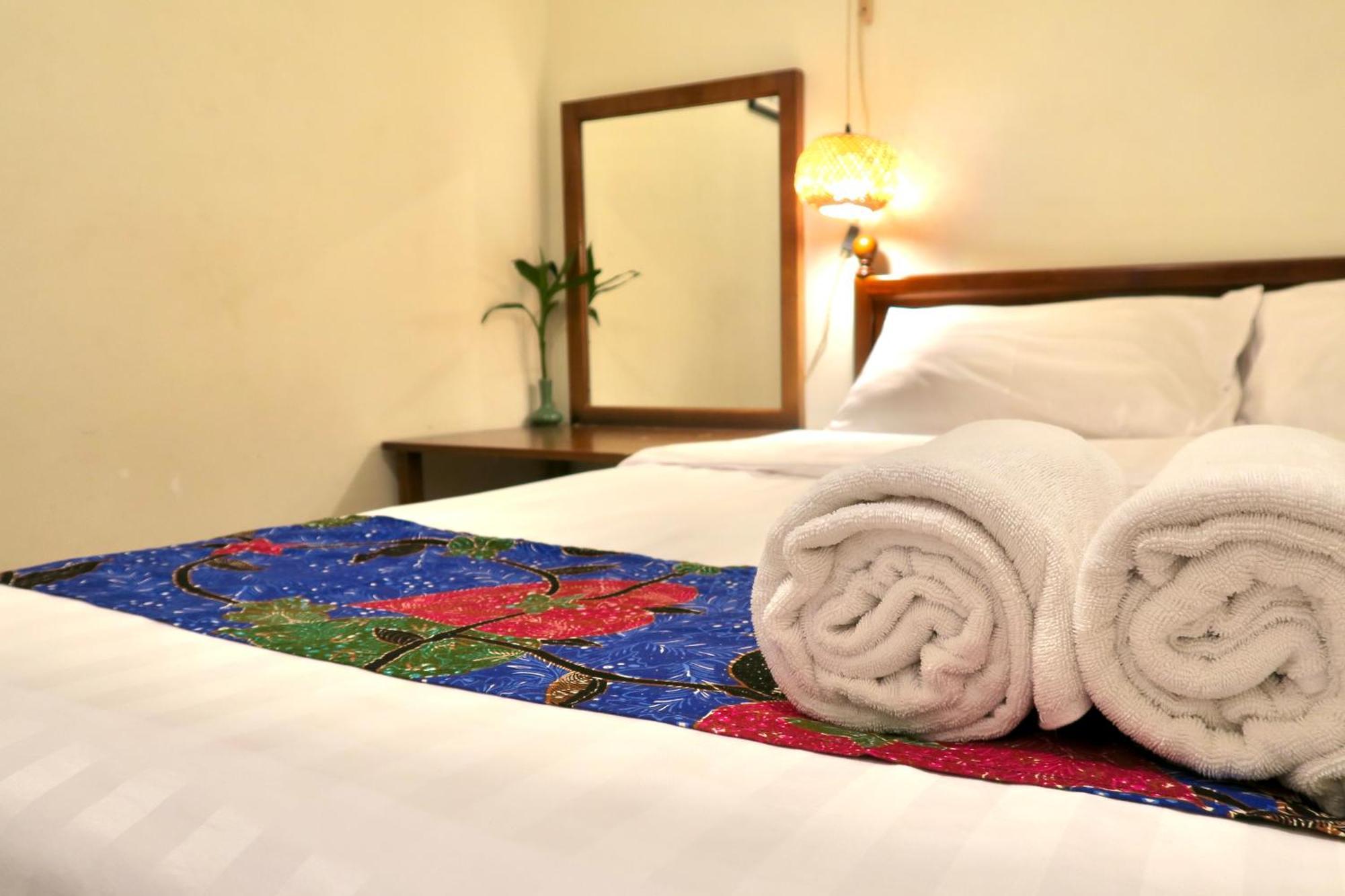 Tini Kati Hostel Bangkok Bagian luar foto