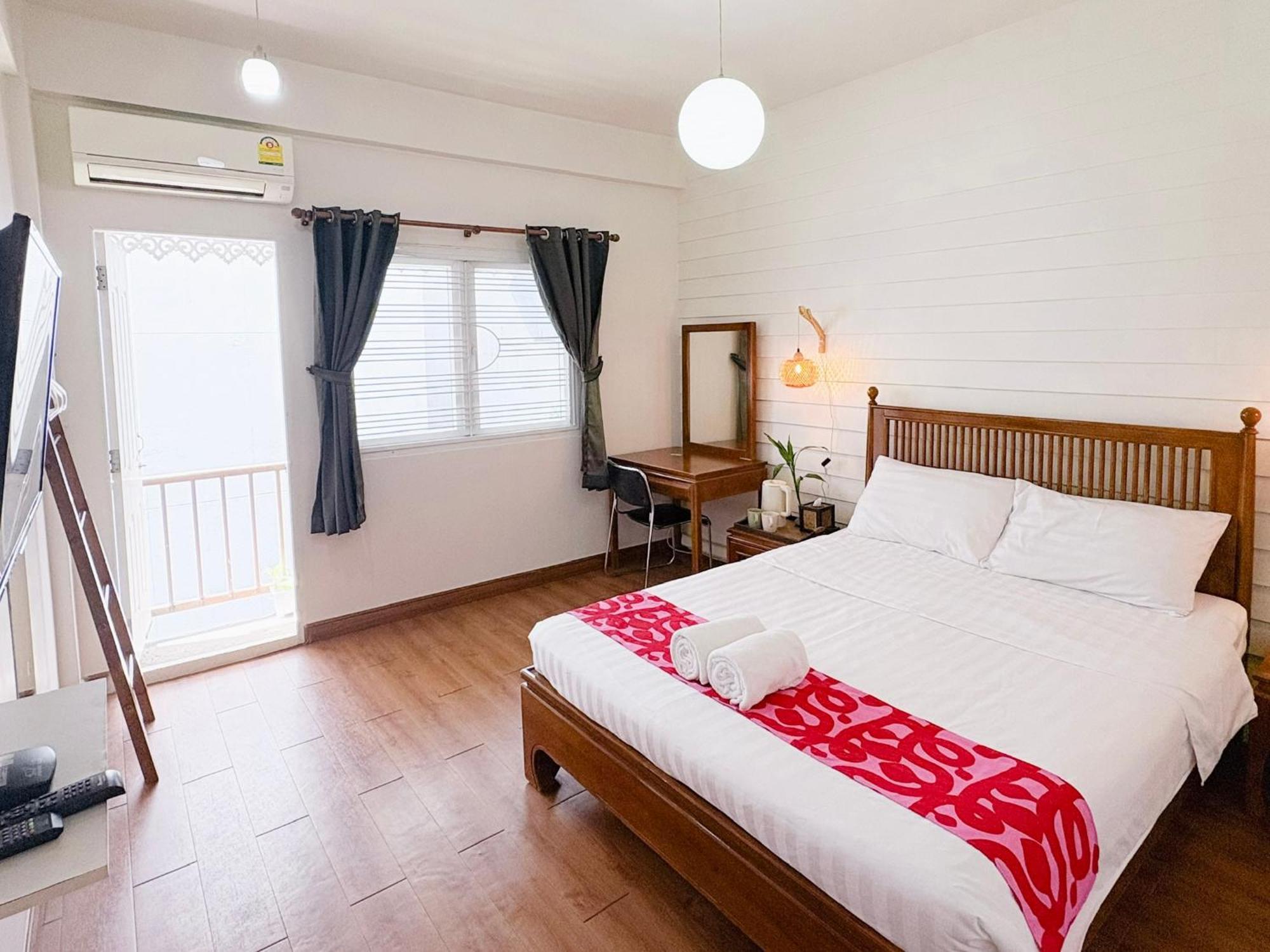 Tini Kati Hostel Bangkok Bagian luar foto