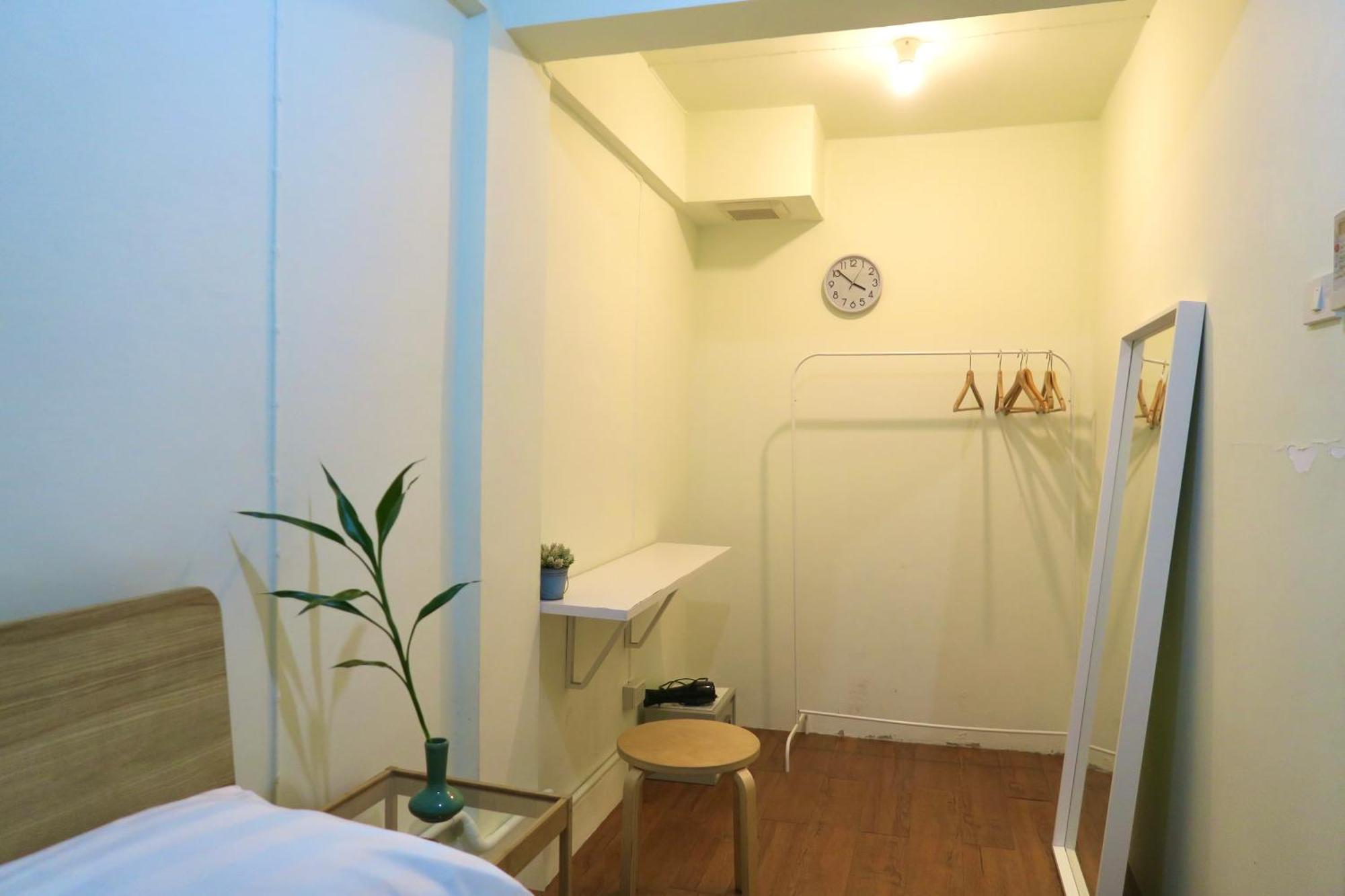 Tini Kati Hostel Bangkok Bagian luar foto